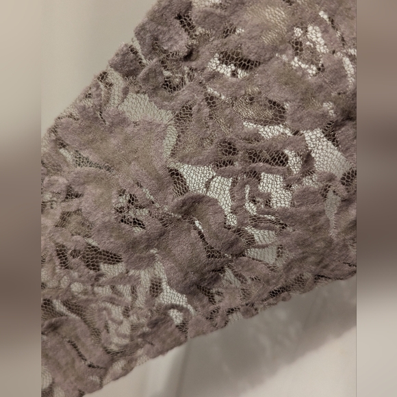 3/$20 Lace Sweater, Beige, Size Medium - Picture 4 of 4